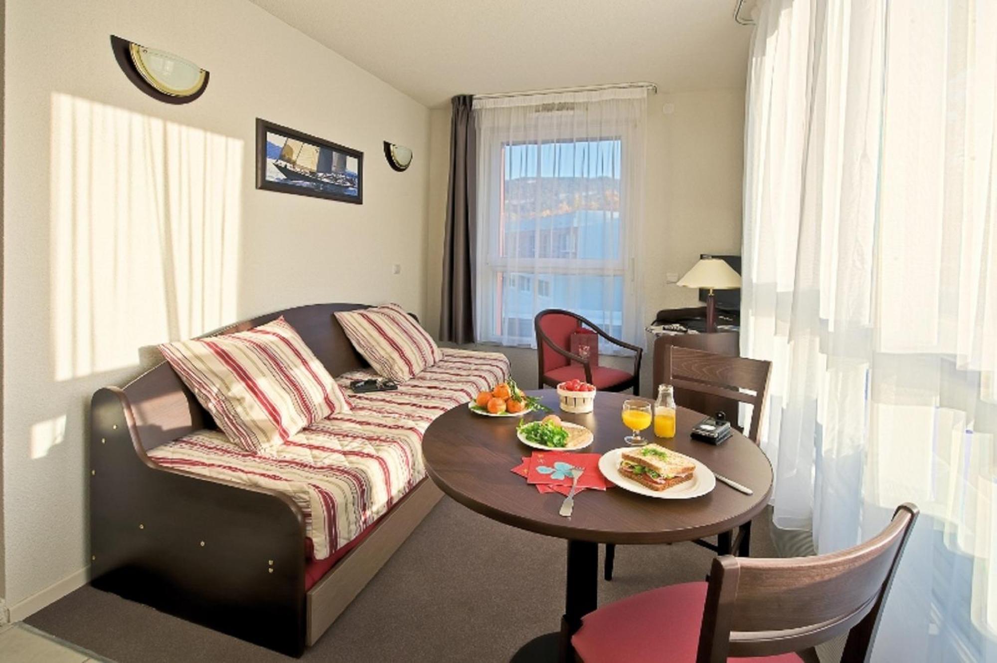 Comfort Aparthotel Les Hauts D'Annecy Exterior photo